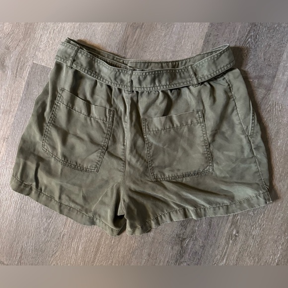 Loft Shorts - Picture 4 of 4